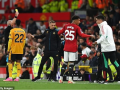 Ra quyết định có lợi cho Man Utd, 3 trọng tài lập tức bị sa thải