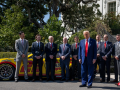 18 giờ làm thay đổi suy nghĩ của ông Trump về thuế quan