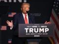Ông Trump phải chịu 100 triệu USD chi phí pháp lý