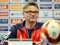 HLV Troussier: Những bàn thua với U22 Việt Nam thật ngớ ngẩn