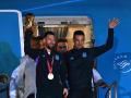 Messi và đồng đội phải trả lại cúp vàng 6,1 kg