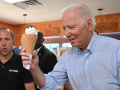 Các trợ lý phát rầu vì khẩu vị 'quá trẻ trung' của Tổng thống Biden