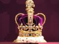 Anh chỉnh sửa vương miện Thánh Edward cho lễ đăng quang của Vua Charles III