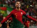 Ronaldo phá kỷ lục thế giới, ghi 2 bàn giúp Bồ Đào Nha thắng đậm