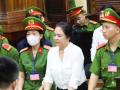 Sáng 4-4, bà Phương Hằng vẫn có mặt để tham gia phiên tòa phúc thẩm
