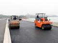 Các nhà thầu thi công đẩy nhanh tiến độ thi công cao tốc Vân Đồn-Móng Cái. (Ảnh: Văn Đức/TTXVN)