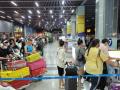 Lượng khách qua sân bay Tân Sơn Nhất tăng cao