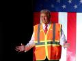 Ông Trump nói bảo vệ phụ nữ, bà Harris lập tức mỉa mai