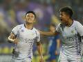 Tuấn Hải cân bằng thành tích với Ronaldo nhờ cú đúp vào lưới Wuhan Three Towns