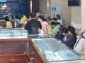 Giá vàng sáng đầu tuần bật tăng 4 triệu đồng/lượng