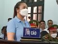Phạt 20 tháng tù người phụ nữ đòi ‘hôn cảnh sát giao thông cho đến chết’