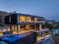 Người trúng số hơn 2 tỷ USD mua biệt thự ở Hollywood Hills