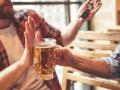 Ép người khác uống rượu, bia có thể bị phạt đến 3 triệu đồng