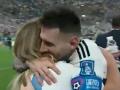 Messi ôm chặt người phụ nữ này, trước cả vợ con sau trận chung kết
