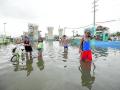 Bão chồng bão gần Philippines, bão mới tăng cấp nhanh