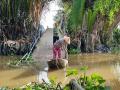 Sóc Trăng: Cầu xuống cấp, sụp đổ xuống sông, người dân gặp khó khi đi lại