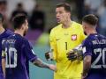 Thủ môn Ba Lan gạ Messi đánh cược trước khi cản phá phạt đền