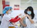 "Thần tốc" hoàn thành tiêm vaccine COVID-19 mũi 3, nghiên cứu tiêm mũi 4