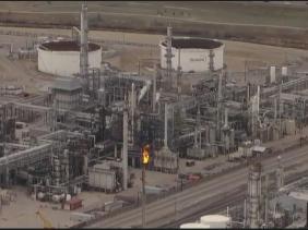 Thời tiết cực lạnh khiến nhà máy lọc dầu ở Mỹ đóng cửa 3 tháng