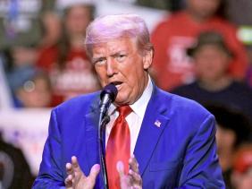 Fox News bị nghi thêm tiếng reo hò vào cảnh ông Donald Trump phát biểu