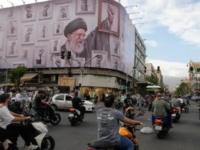 Đàm phán Mỹ - Iran bế tắc, Eo biển Hormuz tiếp tục đóng cửa