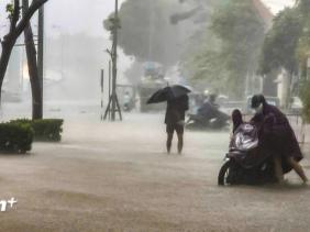 Danh sách 21 tuyến đường thành phố Hà Nội còn ngập sâu trong sáng 8/10