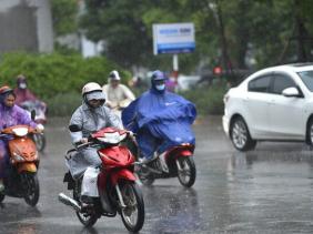Đêm nay, miền Bắc đón mưa dông, miền Nam cảnh báo ngập lụt