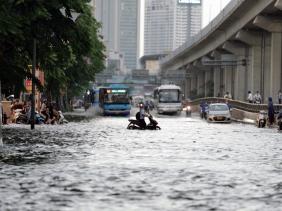 Hôm nay (10/7): Miền Bắc bước vào đợt mưa cực lớn kéo dài