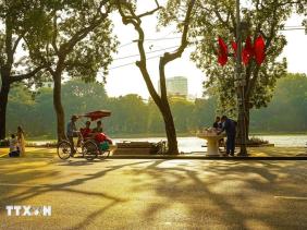 Ngày 17/12: Bắc Bộ, Bắc Trung Bộ trời nắng đẹp, Tây Nguyên và Nam Bộ có mưa rào