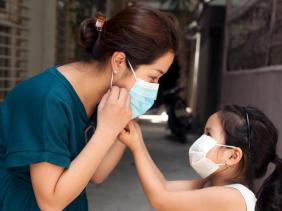 Biến thể phụ Omicron BA.5 đang chiếm ưu thế, TP.HCM có "kịch bản" gì?