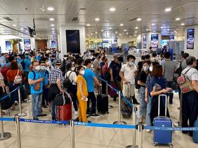 Cục Hàng không Việt Nam: Xử lý nghiêm hãng bay bán vé vượt giá trần