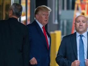 Hé lộ thông tin về số tài liệu mật FBI thu hồi ở nhà ông Donald Trump