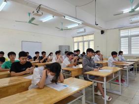 Thứ Năm, 20/08/2026, 09:45 (GMT+7) Dự thảo thi vào lớp 10 chỉ với 2 môn Toán, Ngữ văn: Giảm môn thi, chưa chắc giảm áp lực