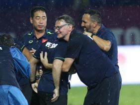 U22 Việt Nam giành vé vào bán kết SEA Games 32, HLV Troussier khẳng định sẽ không chọn đối thủ