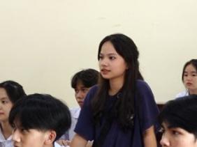 Nhiều ý kiến trái chiều về xét học bạ: Không nên lấy trường hợp cá biệt để đánh đồng tất cả