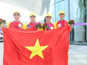 4 cô gái đua thuyền bật khóc khi đoạt huy chương đầu tiên cho Việt Nam ở Asiad 19