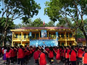 Phụ huynh quay cuồng với những khoản thu đầu năm học
