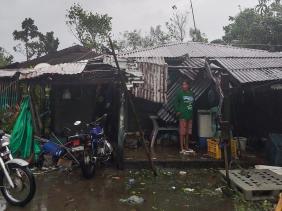 Philippines hứng chịu cơn bão thứ 4 trong một tháng, 7.000 người sơ tán