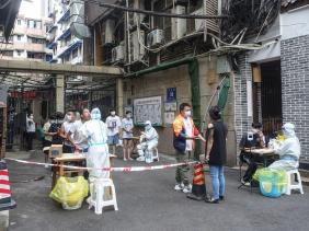 Trung Quốc gia hạn phong tỏa thành phố 21 triệu dân