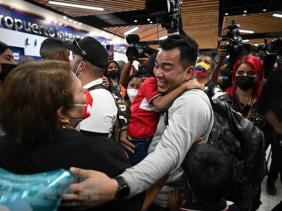 Phi hành đoàn của máy bay Venezuela bị Argentina thu giữ trở về nước