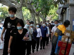 Thượng Hải bất ngờ xét nghiệm Covid-19 cho số đông