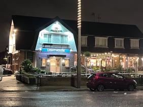 Xả súng làm 4 người thương vong trong đêm Giáng sinh ở Anh