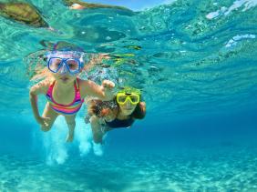 7 cách phòng tránh đuối nước cho trẻ khi đi du lịch hè