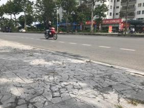 Đá vỉa hè có "độ bền 70 năm" nhưng đã xuống cấp: Cần đánh giá hiệu quả