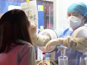 Phát hiện 9 ca mắc COVID-19, Trung Quốc đóng cửa trung tâm bán buôn thiết bị điện tử lớn nhất