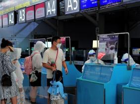 Anh xem xét áp đặt hạn chế với người nhập cảnh từ Trung Quốc