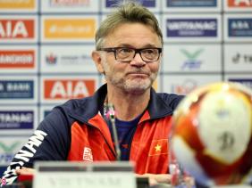 HLV Troussier: Những bàn thua với U22 Việt Nam thật ngớ ngẩn
