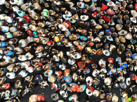 Dân số thế giới đạt 8 tỷ người: Tập trung khai phá tiềm năng vô hạn