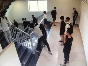 Đại học FPT nói gì về clip nam sinh viên của trường đánh bạn chảy máu đầu?