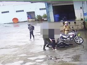Sóc Trăng: Tạm đình chỉ công tác 4 cảnh sát liên quan vụ bạo lực 2 thiếu niên